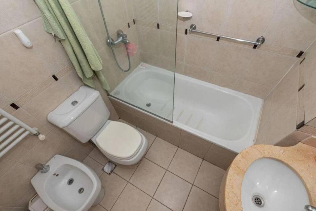 Departamento Semipiso, 2 Habitaciones, Con Parrilla Y Estacionamiento Privado Apartamento Buenos Aires